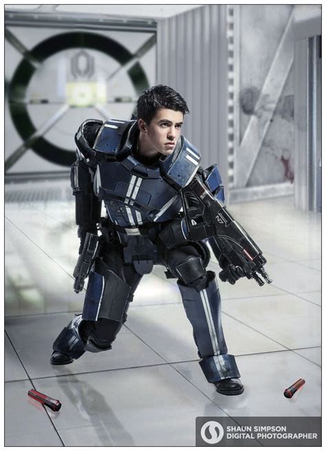 Cosplayer Nathan Deluca Personaje Kaidan Alenko Mass Effect Armour