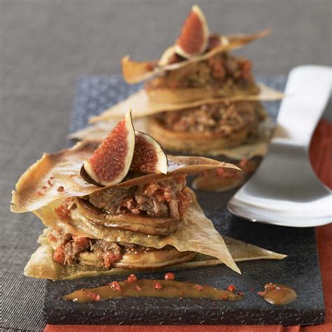 Recette mille - feuille de foie gras frais au confit de canard figues et