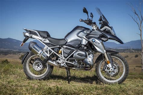 The bmw r1200r offers a perfect combination between classic and modern perhaps it goes without saying that the bmw r1200r is packed with all the modern features expected from a top manufacturer. 2013 BMW GS 1200 wish list - Motorbike Writer