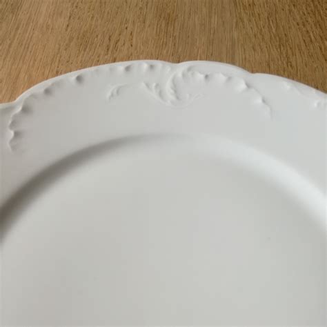 6 grandes assiettes blanches en porcelaine Haviland Début de Série