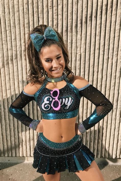 Pin By ᴊᴀʏ ʟᴏᴠᴇ ☻ On Cheer Life Cheer Team Pictures All Star Cheer
