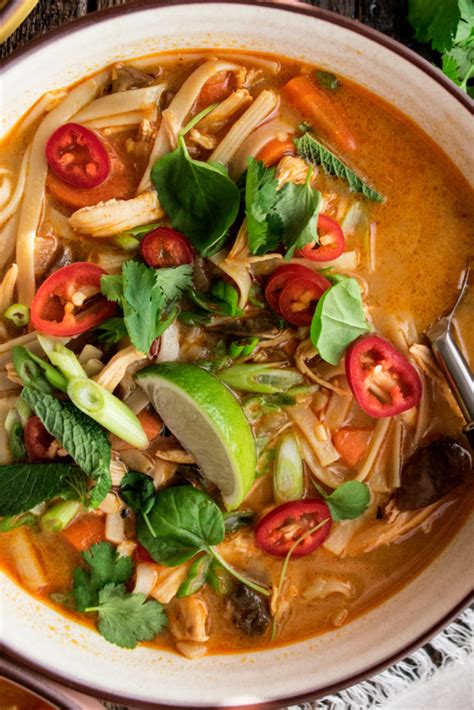 Apr 30, 2017 · asian peanut noodles with chicken made with rice noodles, scallions, carrots, broccoli slaw, bean sprouts in a spicy peanut sauce. Spicy Thai Chicken & Rice Noodle Soup - The Original Dish
