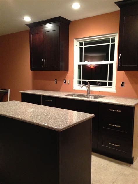 This refrigerator buying guide will help you choose the best type of refrigerator for your home based on the factors that are most important to you. Mocha finish kitchen, with Canelle granite, brushed nickel ...