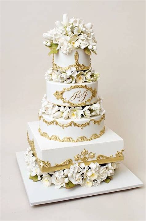 Gold Wedding White And Gold Wedding Cakes 2182538 Weddbook
