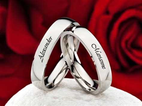 Los anillos personalizados más increíbles probablemente han sido muchas las veces que te has quedado mirando tu dedo y pensando en las ganas que tienes de casarte. Argollas de Matrimonio Grabadas