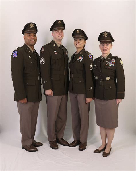 Us Army Going Way Back To Classic Design Of Wwii Uniforms The Daily
