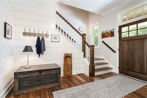 15 Cottage Style Foyer Ideas To Create A Warm Welcome