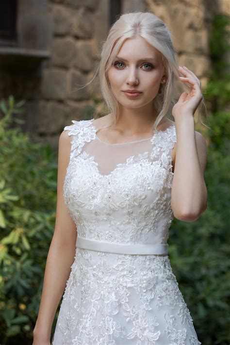 Ein brautkleid kauft man nicht einfach still und heimlich alleine. Brautkleid Rafaela | Marinette Brautmoden | Dortmund