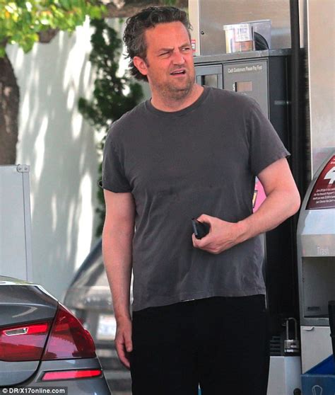 Αγνώριστος ο Matthew Perry από τα Φιλαράκια