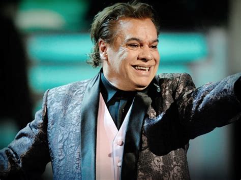 Gabriel est un nom de famille notamment porté par : ¡JUAN GABRIEL TOMA A BROMA UN MEME Y LO VUELVE UN ÉXITO ...