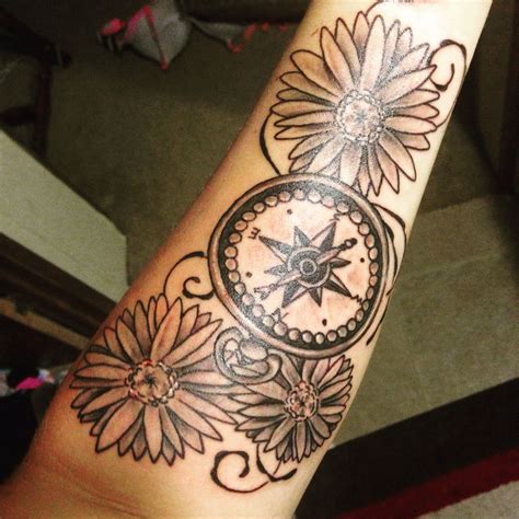 Compass And Flower Tattoo Tattoos Polynesian Tattoo Flower Tattoo