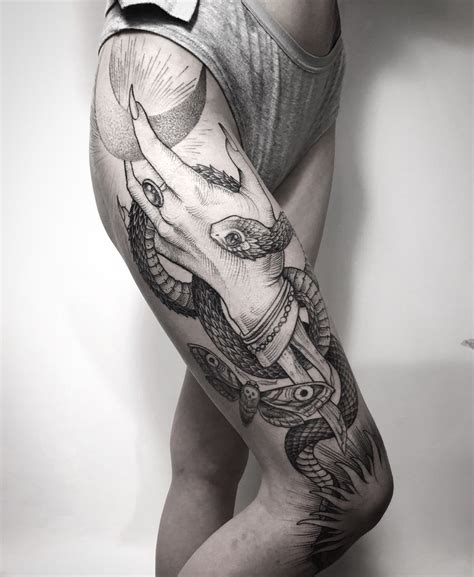 Snake tattoo on the back. Scary Snake Tattoose On The Leg - 150 Meaningful Snake Tattoos (Ultimate Guide, August 2019 ...