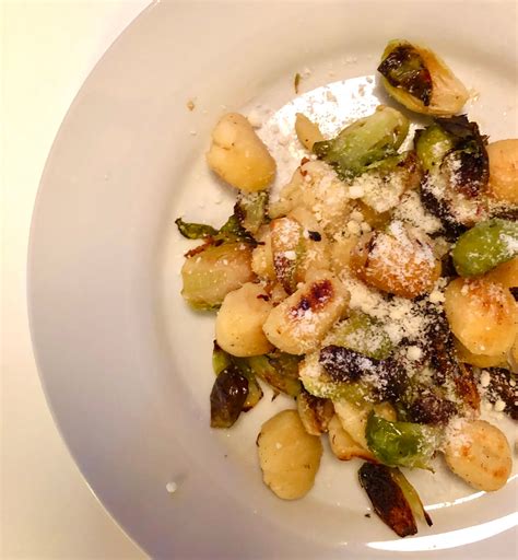 Skillet Gnocchi With Brussels Sprouts Facile By C Cile