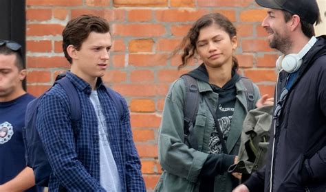 Does tom holland do his own stunts? Tom Holland & Zendaya Load Up Their Luggage For 'Spider ...