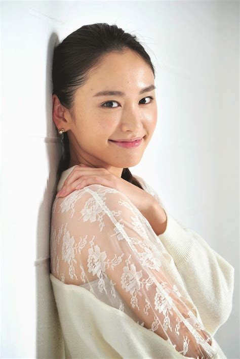 She was born in naha, japan and is the youngest of three sisters. yui aragaki | คาวาอี
