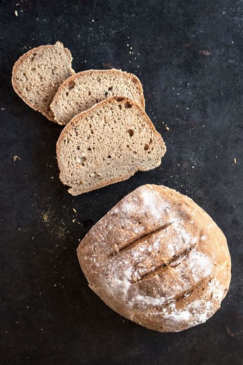 Saftiges glutenfreies Brot ohne Hefe und Sauerteig Ein einfaches