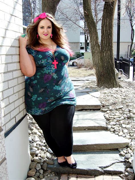 Curvy Girl On A Budget Style Crush Courtney Mina Of The The Glitter