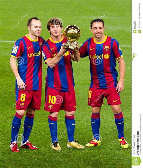Iniesta Messi Y Xavi Con La Bola De Oro Imagen De Archivo Editorial