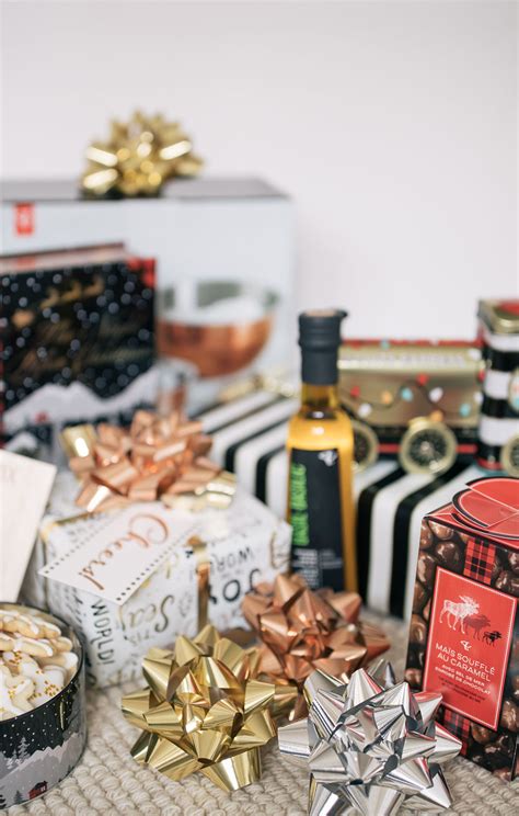 If not that, i usually go with incense. 3 Holiday Hostess Gifts | The Blondielocks | Life + Style