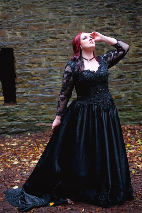 amazing gothic plus size wedding dresses of all time don t miss out romanticwedding1
