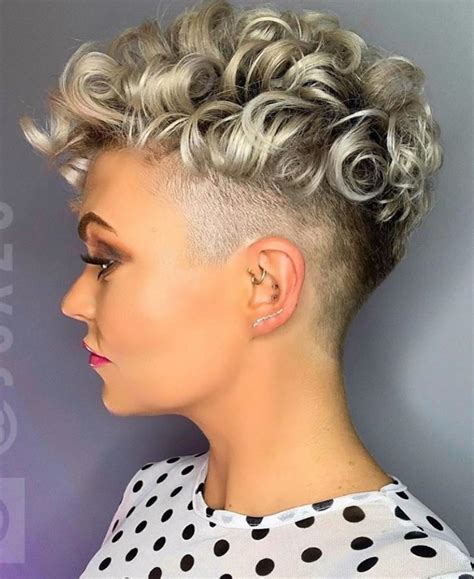 Elastic springs, delicate curls, curls, and heavy waves. 36 Pretty Fluffy Short Hair Style Ideas For Short Pixie ...