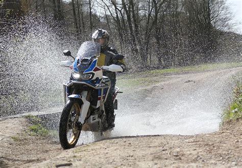 The honda africa twin has been around for quite a while. Test & Video: Honda Africa Twin Adventure Sports - Wolfs ...