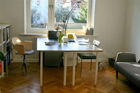 Mit zentralem steckplatz für die verkabelung. Schreibtisch für Zwei | Wohnen, Arbeitszimmer einrichten ...