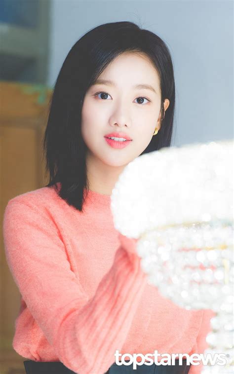 2020년 11월 하이서울쇼룸이 진행하는 서울 디자인 진흥 사업의 일환으로. HD포토 에이프릴(April) 이나은, '투명한 인형 피부' (어쩌다 ...
