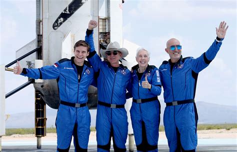 Jeff Bezos Wore A Tailored Spacesuit On His 1st Blue Origin Space