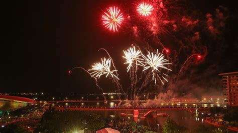 De australische zangeres tones and i geeft op dinsdag 19 oktober een concert in afas live. NYE DARWIN 2020: Tones and I perform at Waterfront | NT News