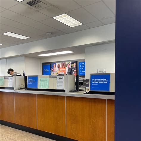 CHASE BANK - Updated September 2024 - 17 Reviews - 421 N Douty St
