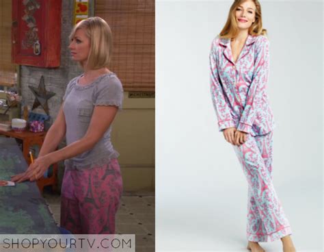 2 Broke Girls Season 5 Episode 1 Carolines Pink Eiffel Tower Pajama Pants 2 Broke Girls