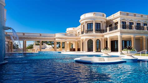 Luxury Mansions On Water