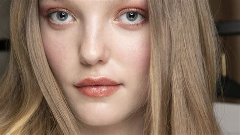 Dark Blonde Is The Low Maintenance Hair Color Trend Coming