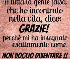 Le frasi interrogative sono utilizzate per formulare domande, chiedere informazioni o opinioni. Ipocrisia - Artista per passione