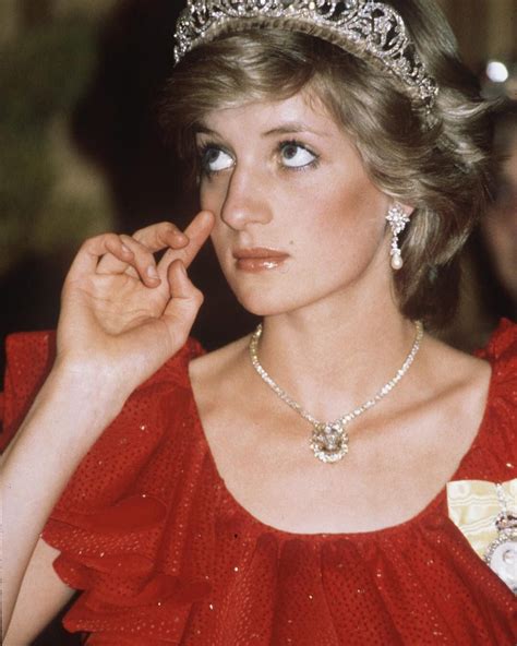 When Princess Diana Died 20 Years Ago Today The World Plunged Into