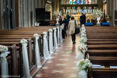 Church flowers are about more than just plonking down a basket on the altar. A Stunning Coombe Lodge wedding - The Wilde Bunch