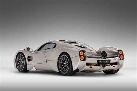 The Pagani Utopia Is A V12-Powered, Manually-Shifted Masterpiece - The