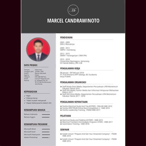 It is a written summary of your academic qualifications, skill sets and previous work experience which you submit while applying for a job. Desain C6 - CV UNIK Curriculum Vitae, Resume Untuk Surat ...