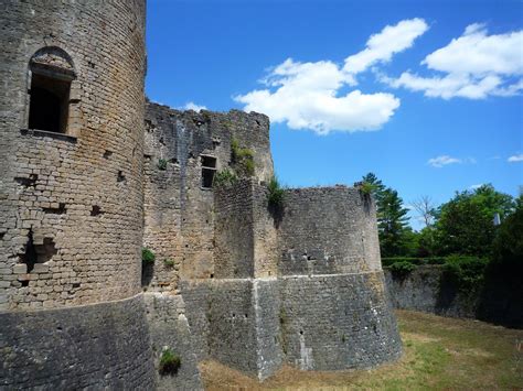 Chateau De Villandraut