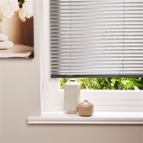 Some Shade With Curtain Blinds Curtains With Blinds Blinds Venetian