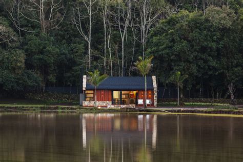 En el lago ya lo estan. Secluded Brazilian Lake House is a Paradise for ...