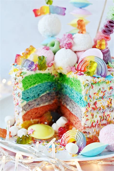 Kindergeburtstag kuchen rezept mit bild. Regenbogen Torte backen - Rezept für Rainbow Candy Cake in ...