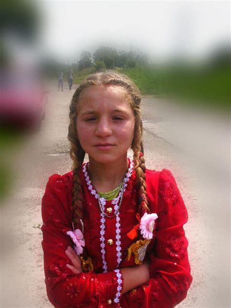 Https Flic Kr P Duakf Gypsy Girl Near To The Social Center Gypsy