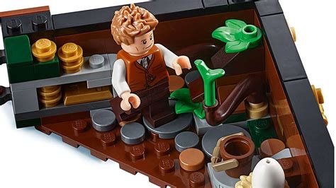 Lego Harry Potter Fantastic Beasts Newt S Case Of Magical Creatures Set