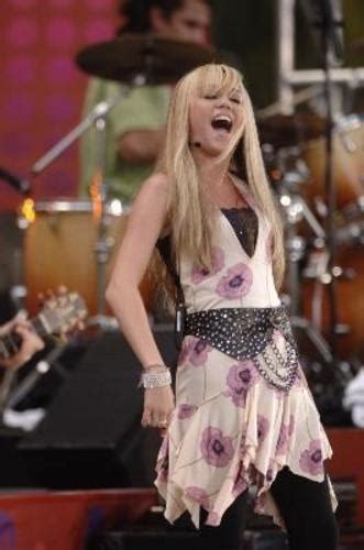 Red Carpet Dresses Miley Cyrus Hannah Montana Concert At Typhoon