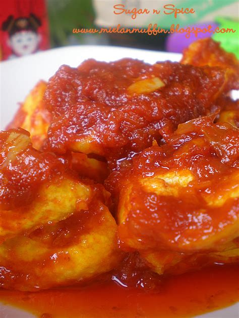 I tak sure tauhu lain boleh guna ke tak rasa boleh je kot tapi kena refer resepi lain la ye sebab i guna tauhu kering biasa je. Sugar 'n' spice: SAMBAL TAUHU