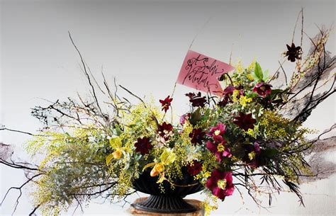 Find designer quilting fabric at fabric.com! Emily Thompson Flowers | Floral art, Flowers, Floral