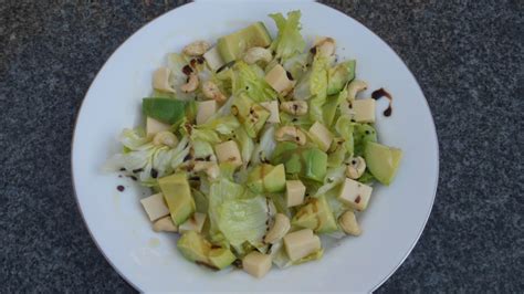 Chez Maximka Avocado And Cashew Nuts Salad
