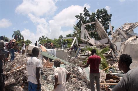 The dead toll from the Haiti earthquake has risen to 724. : Kogonuso 